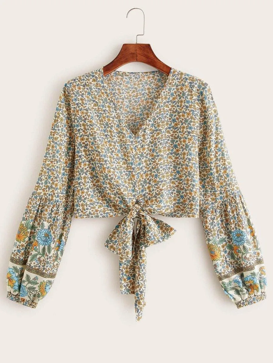 Ditsy Floral Print Knot Hem Crop Blouse