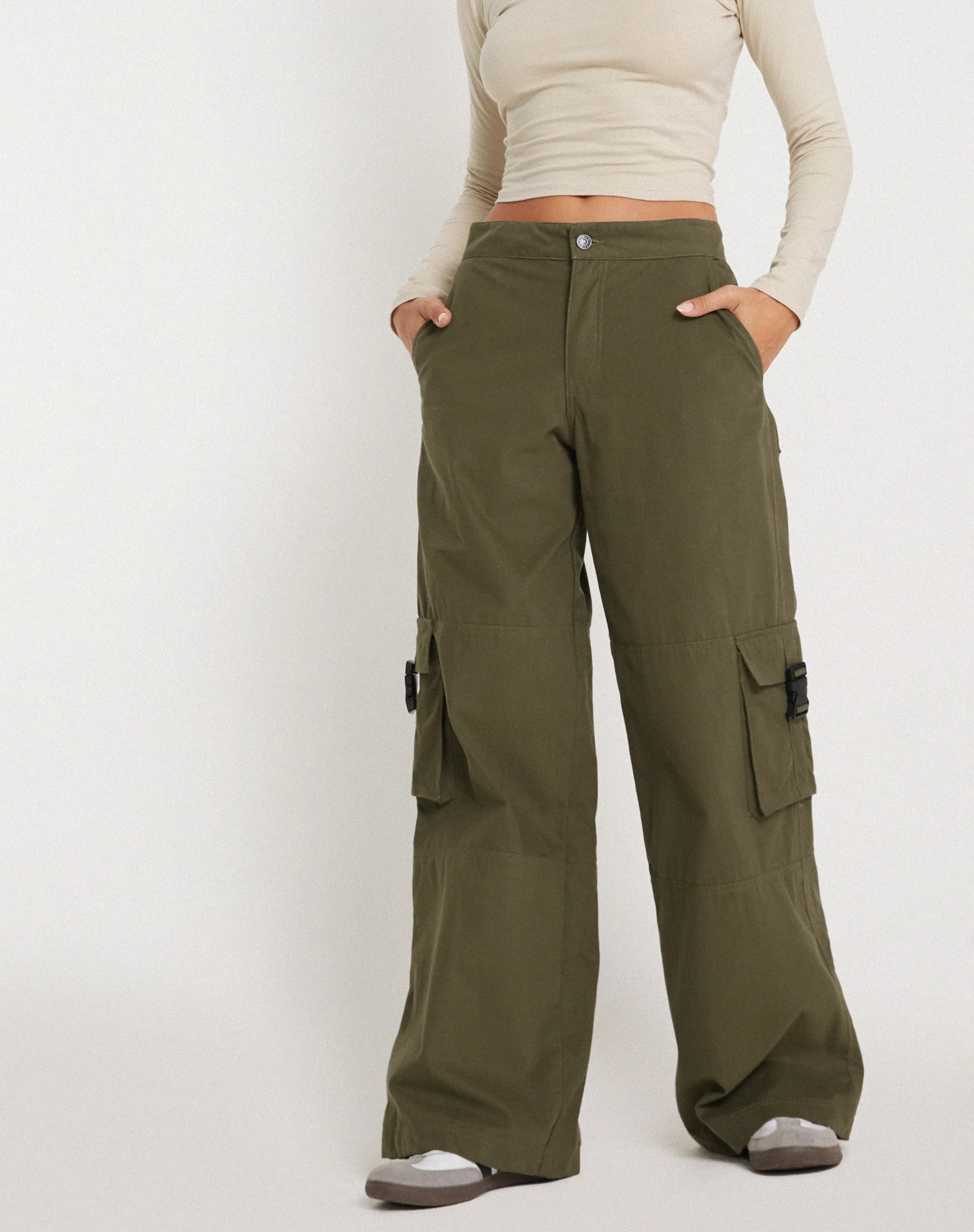 Freddy Low Rise Cargo Trouser in Military Khaki