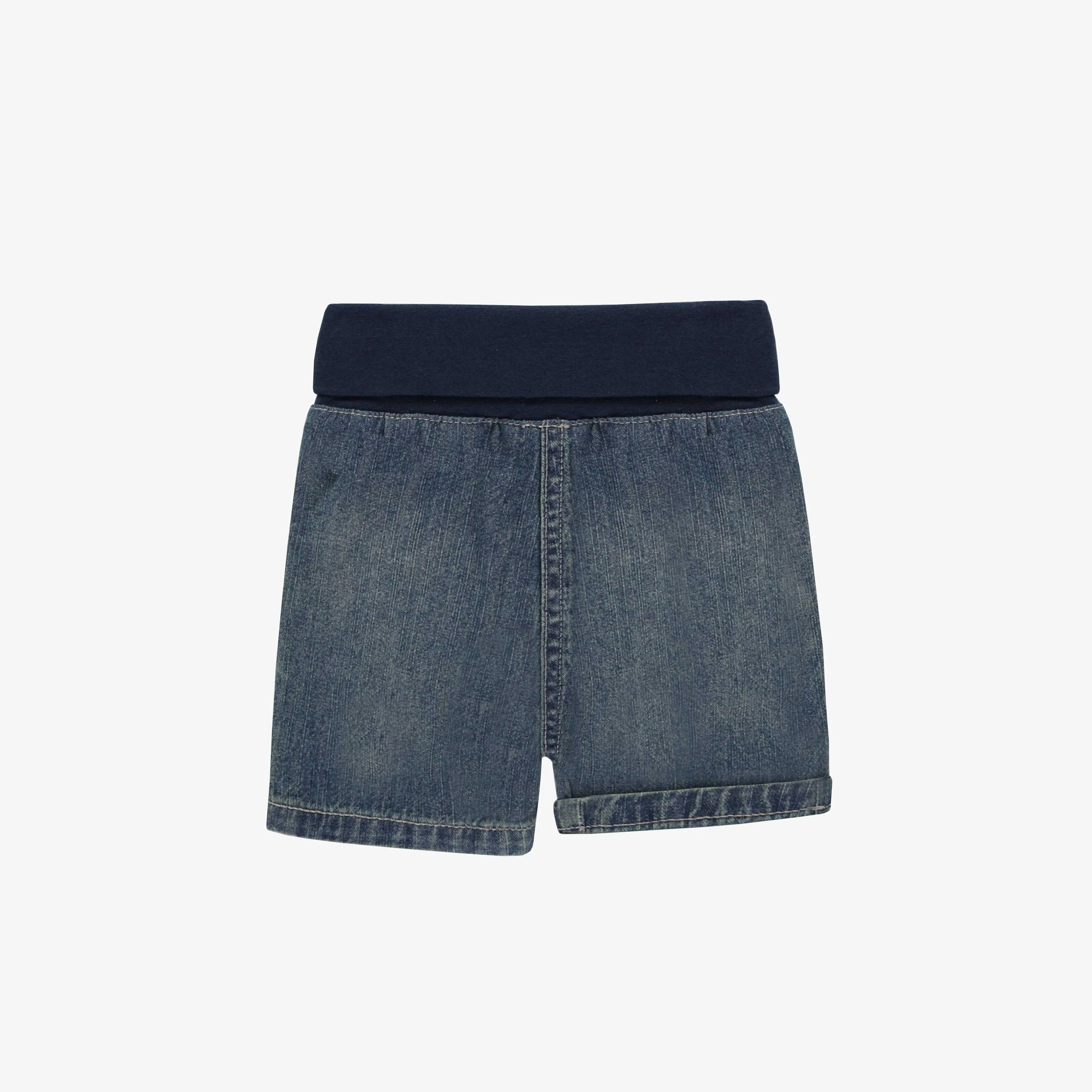 Short évolutif coupe décontractée en denim léger bleu moyen, naissance || Lightweight medium blue denim shorts in relaxed fit, newborn