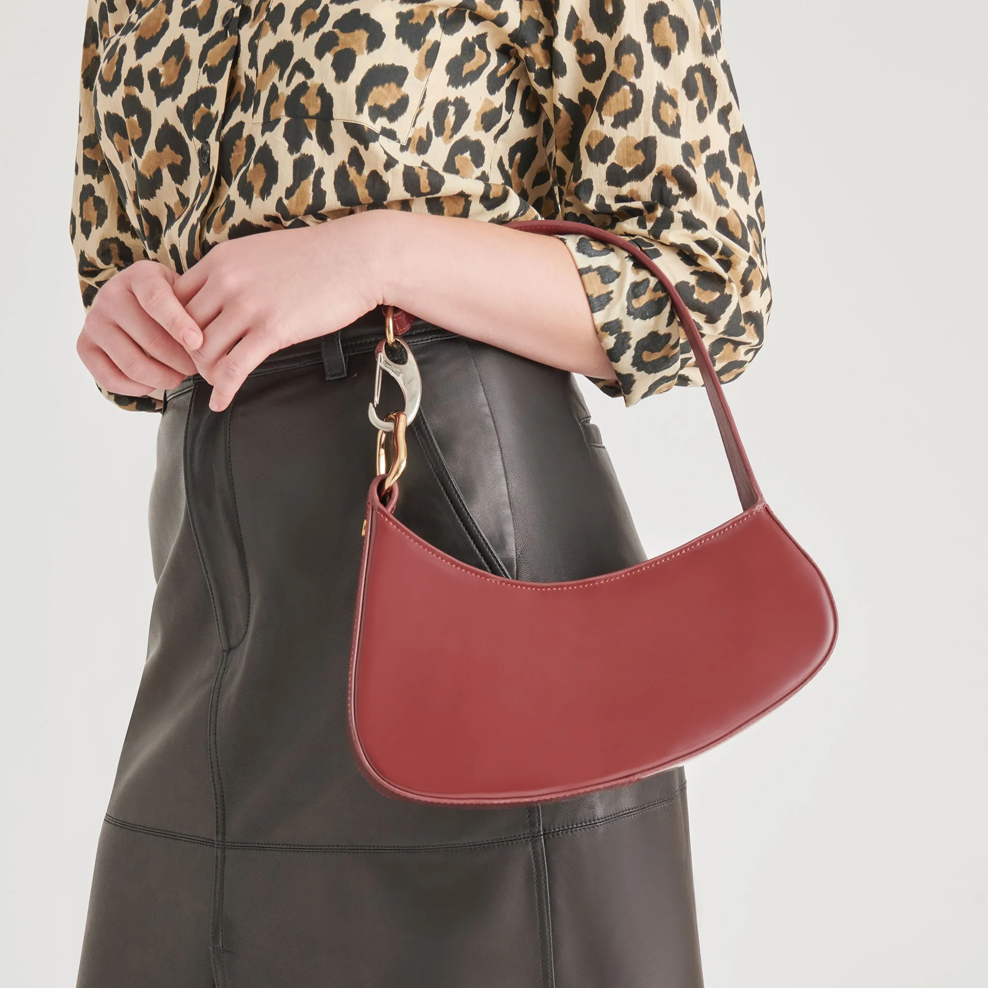 SKYLAR SHOULDER BAG WINE LEATHER